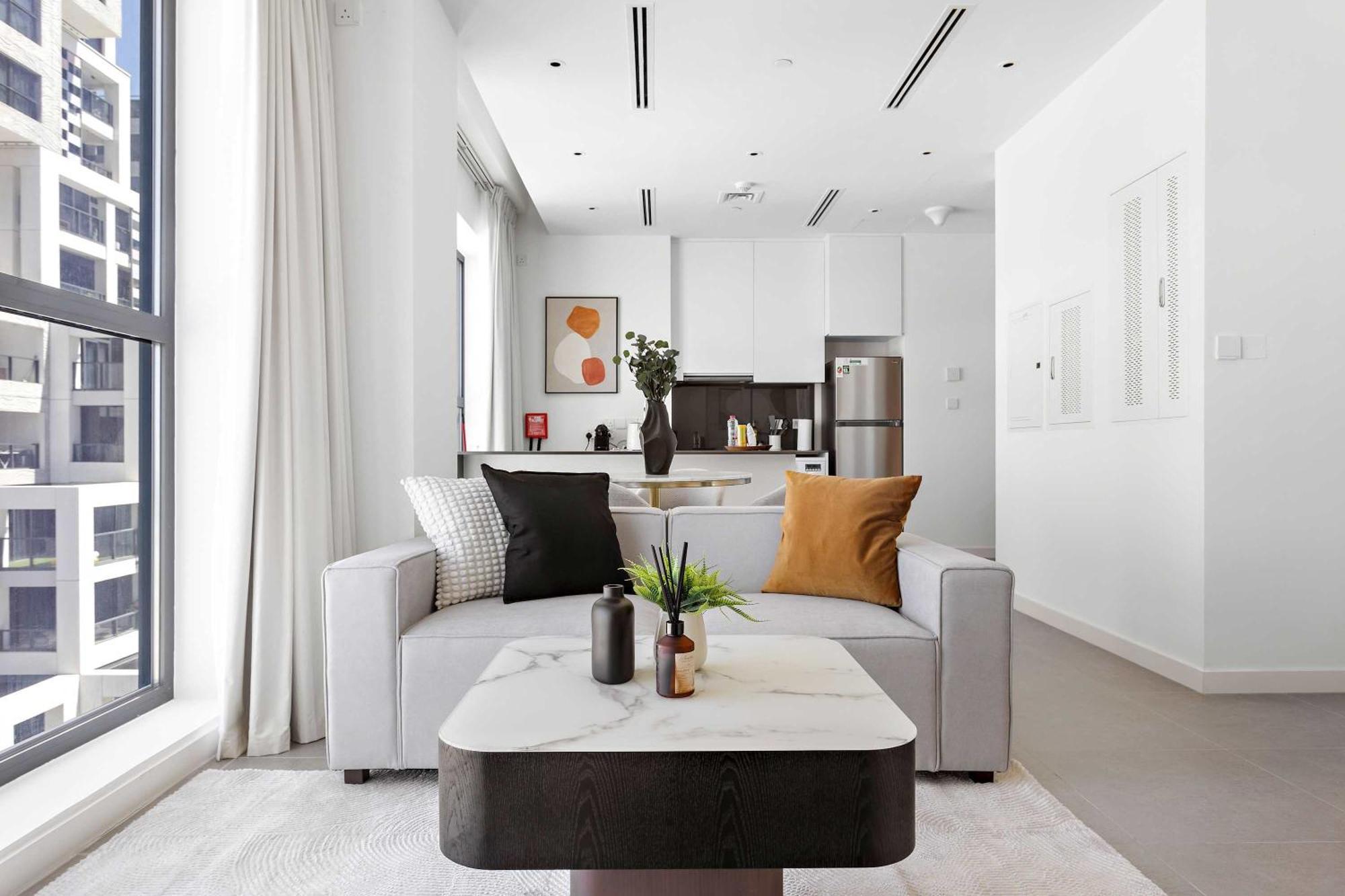 Silkhaus Chic In Pixel Tower With Private